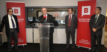 Trias durante la inauguración de los estudios de la nueva emisora municipal 'Barcelona FM'