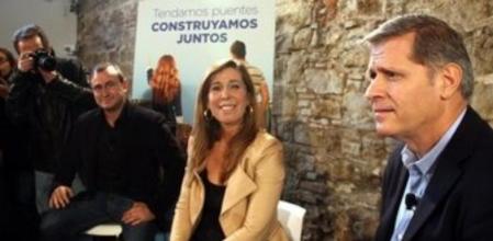 La presidenta del PPC, Alícia Sánchez-Camacho, al lado de Alberto Fernández Díaz y Alberto Villagrasa