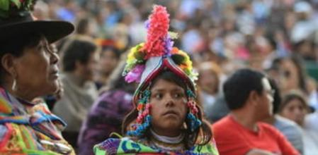 Indígenas y activistas de distintas partes del mundo participan en la inauguración de la Cumbre de los Pueblos Frente al Cambio Climático en Lima (Perú)