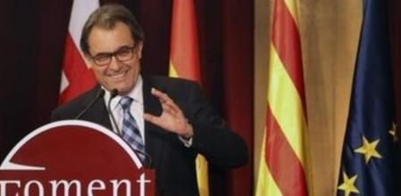 El presidente de la Generalitat, Artur Mas, durante su intervención en el acto de entrega de las Medallas de Honor que concede la patronal Foment del Treball, una ceremonia que ha presidido el Rey Felipe VI.