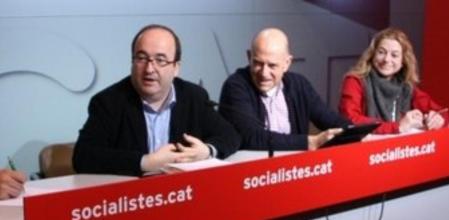 Iceta reunido con militantes del partido en la sede del PSC