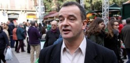 El diputado de ERC y candidato a la alcaldía de Barcelona, Alfred Bosch, en la Fira de Santa Llúcia.