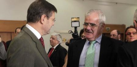 El ministro de Justicia, Rafael Català, junto al Fiscal Superior de Catalunya, Jose María Romero de Tejada en Barcelona.