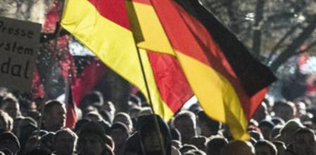 Participantes de una manifestación del movimiento islamófobo alemán Pegida