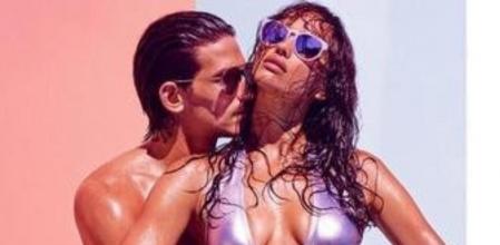 La 'top' Irina Shayk protagoniza junto al modelo Jarred Scott la campaña primavera-verano 2015 de la firma de gafas Linda Farrow