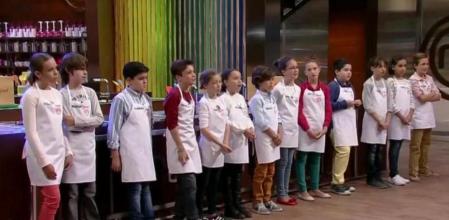 Víctor aseguró que las mujeres saben limpiar 'genéticamente', unas palabras desafortunadas que le llevaron al castigo de tener que limpiar por competo y a solas la nevera del programa