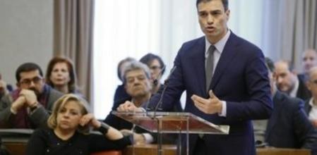 El secretario general del PSOE, Pedro Sánchez, durante su intervención en la reunión interparlamentaria del grupo socialista que ha tenido lugar en el Congreso de los Diputados