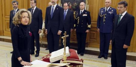 La nueva fiscal general del Estado, Consuelo Madrigal, promete su nuevo cargo ante el Rey Felipe