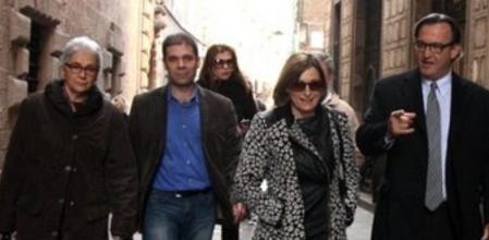 Muriel Casals, Josep Maria Vila d'Abadal y Carme Forcadell, llegan al Palau de la Generalitat.