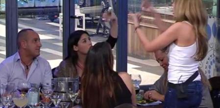 La joven periodista ha criticado duramente el comportamiento de la ex-concejala en referencia a sus infidelidades, motivo que ha hecho que la de Yébenes