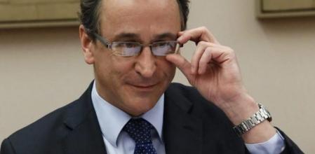 El ministro de Sanidad, Servicios Sociales e Igualdad, Alfonso Alonso, durante su comparecencia en la comisión del Congreso para abordar las líneas generales de su Departamento