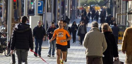 La Diagonal, que ya ha ampliado sus aceras en el tramo reformado, cederá los laterales al peatón los festivos