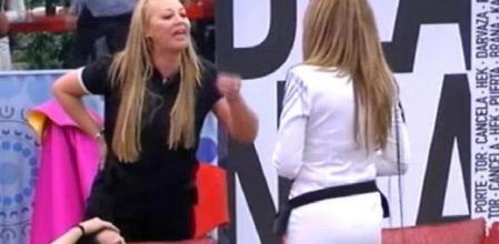 La co-presentadora y la ex-concejala no se soportan y la convivencia en Guadalix se está viendo muy resentida a causa de sus constantes broncas