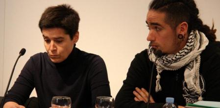 Silvia Villullas, amiga de la Patrícia Heras, (a la izquierda de la fotografía) abogada que ha revelado que ha sido despedida tras haber aparecido en el documental 'Ciutat morta