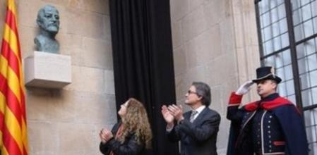 El president de la Generalitat, Artur Mas, inaugura el restablecimiento en su lugar original del busto de Enric Prat de la Riba y del nuevo busto del también president de la Mancomunitat, Josep Puig i Cadafalch.