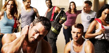 Taylor Kinney y Jesse Spencer protagonizan 'Chicago fire' de AXN.