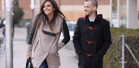 La presentadora Cristina Pedroche y el chef David Muñoz pasean por Madrid