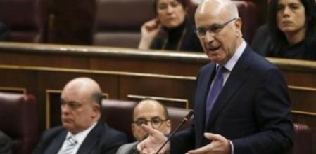 El portavoz de CiU en el Congreso, Josep Antoni Duran Lleida (d), durante su intervención en la sesión de control al Ejecutivo del Congreso.