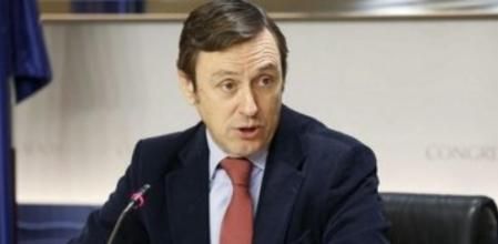 El portavoz parlamentario del PP, Rafael Hernando, en rueda de prensa.