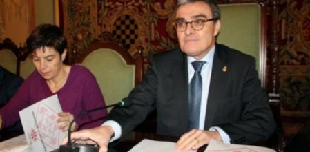 Imagen de un pleno de la Paeria con el alcalde de Lleida, Àngel Ros, y la teniente de alcalde, Marta Camps, que ha sido cesada