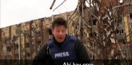 El corresponsal de la BBC fue sorprendido por unos disparos y tuvo que dejar de hablar para ponerse bajo cubierto