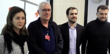 La eurodiputada Marina Albiol, el coordinador general de Izquierda Unida, Cayo Lara, el próximo candidato de IU a las elecciones generales, Alberto Garzón, y el coordinador general de IULV-CA y candidato a la presidencia de la Junta, Antonio Maíllo.