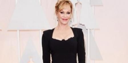 Melanie Griffith sobre la alfombra roja de los Oscar 2015
