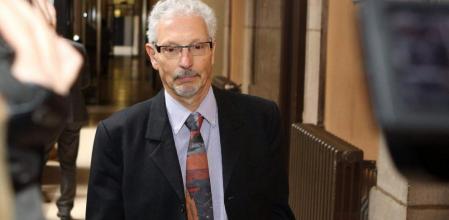 Santigo Vidal, entrando en su despacho de la Audiencia de Barcelona