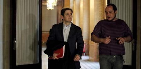 Fernàndez y Pujol llegan a la comisión de fraude del Parlament