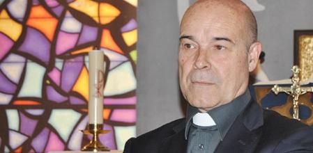 Antonio Resines regresa con 'Aquí paz y después gloria'.