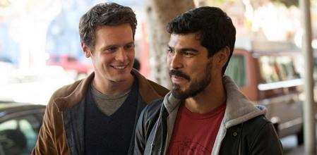 Jonathan Groff y Raúl Castillo son Patrick y Richie en 'Looking'.
