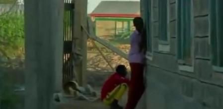 Imagen de uno de los momentos del asalto yihadista a la universidad en Kenia