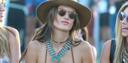 Alessandra Ambrosio durante el festival Coachella