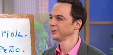 Jim Parsons es Sheldon Cooper en 'The big bang theory'.