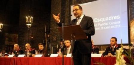 El conseller de Interior, Ramon Espadaler, durante la intervención en el Dia de les Esquadres, en Girona.