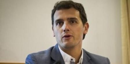El presidente de Ciudadanos, Albert Rivera, durante la rueda de prensa que ha ofrecido con motivo de la convención del partido en la que se presentarán los candidatos a las elecciones autonómicas.
