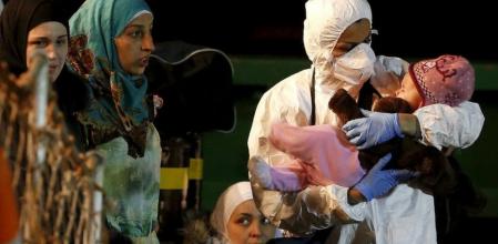 Supervivientes del barco naufragado en aguas del Mediterráneo