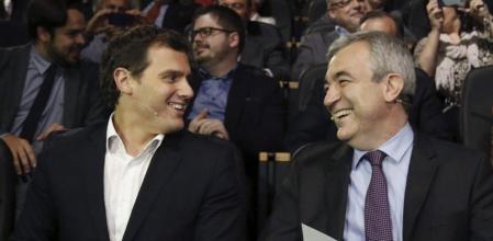El presidente de Ciudadanos, Albert Rivera, junto al economista Luis Garicano, durante la presentación del tercer eje de su programa económico