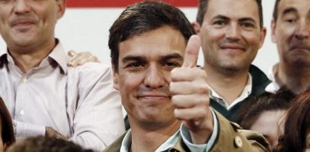 El secretario general del PSOE, Pedro Sánchez tras su intervención en el acto político en Pamplona