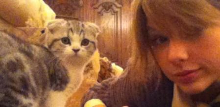 Taylor Swift y su gata Meredith