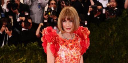 Anna Wintour, con un vestido de Chanel, asiste a la Gala MET de 2015, bautizada