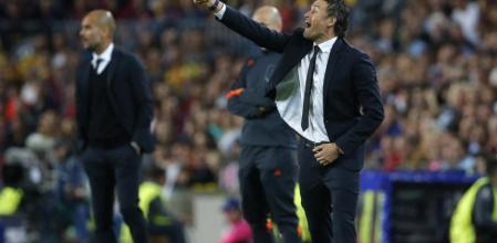 Luis Enrique en la banda del Camp Nou durante el choque contra el Bayern de Guardiola