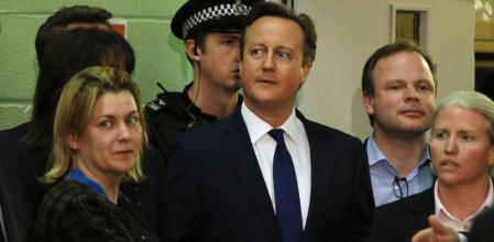 David Cameron espera los resultados de los comicios