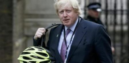 El alcalde de Londres, Boris Johnson, llega a su reunión con el primer ministro David Cameron en el 10 de Downing Street