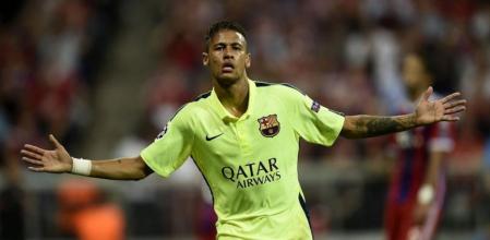 Neymar celebra uno de sus dos goles ante el Bayern