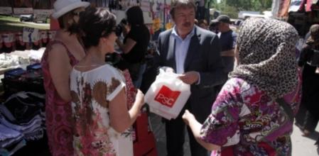 El candidato del PSC en Badalona, Jordi Serra, en Montigalà