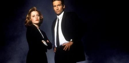 Gillian Anderson y David Duchovny todavía no quieren despedir 'Expediente X'.
