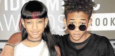 Jaden y Willow Smith. Las redes sociales son para ellos el escaparate perfecto. Su peculiar estilismo y su vocación de ayudar a los demás es objeto de admiración de sus más de 50.000 seguidores de Instagram