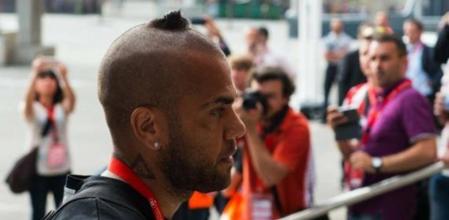 Dani Alves estrena look para la final de Copa del Rey