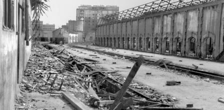 Una de las imágenes de la exposición 'Terrenys de la Renfe en via morta'